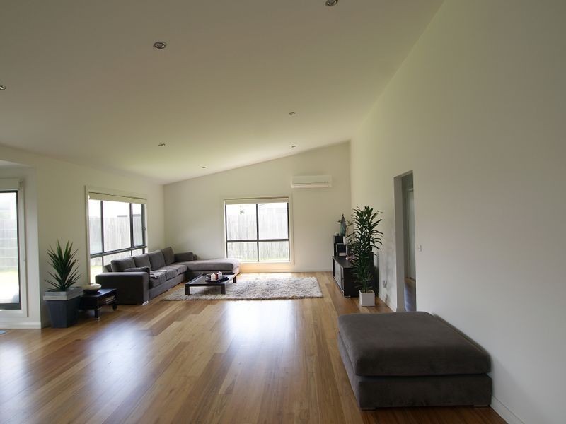 17 Griffiths Run, Broulee NSW 2537