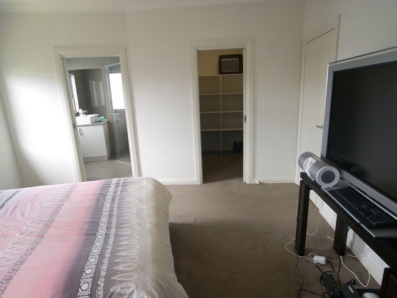 17 Griffiths Run, Broulee NSW 2537