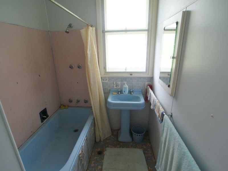 360 Beach Road, Batehaven NSW 2536