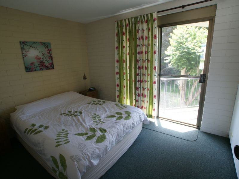 3 / 2-6 Matthew Parade, Batehaven NSW 2536