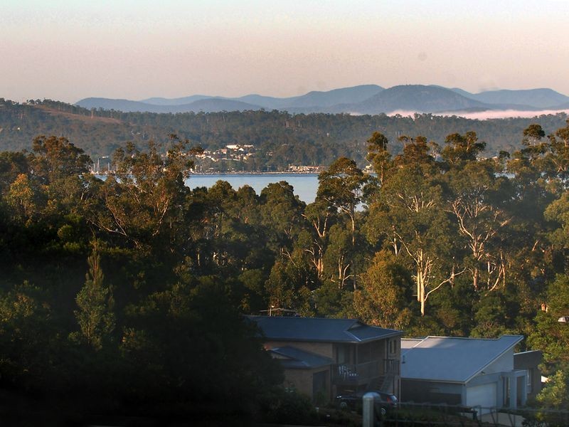 9A Broomfield Crescent, Long Beach NSW 2536