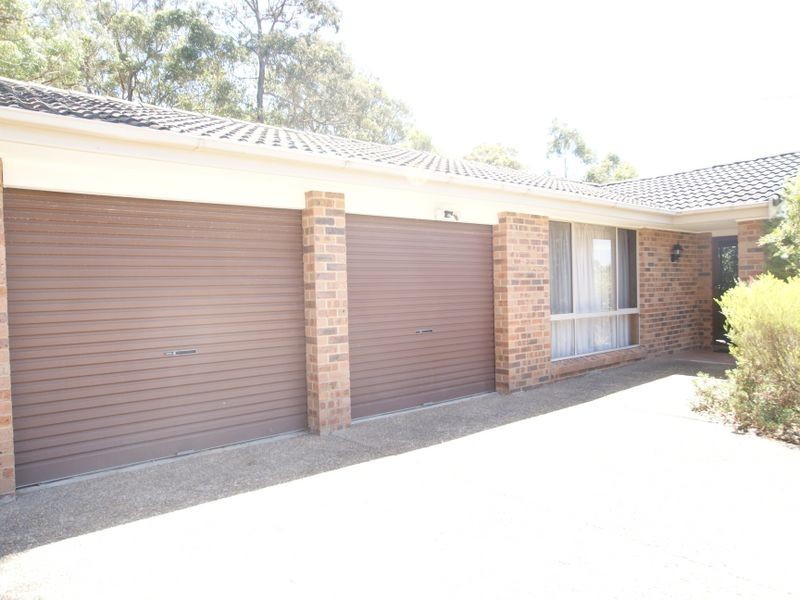 8 Blaxland Cres, Sunshine Bay NSW 2536