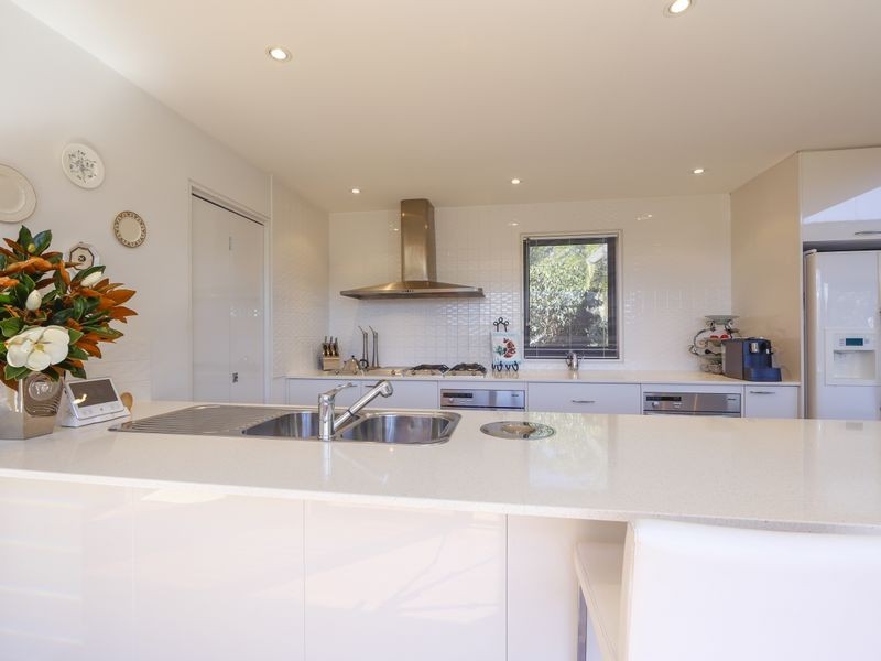 58 Yarrabee Drive, Batemans Bay NSW 2536