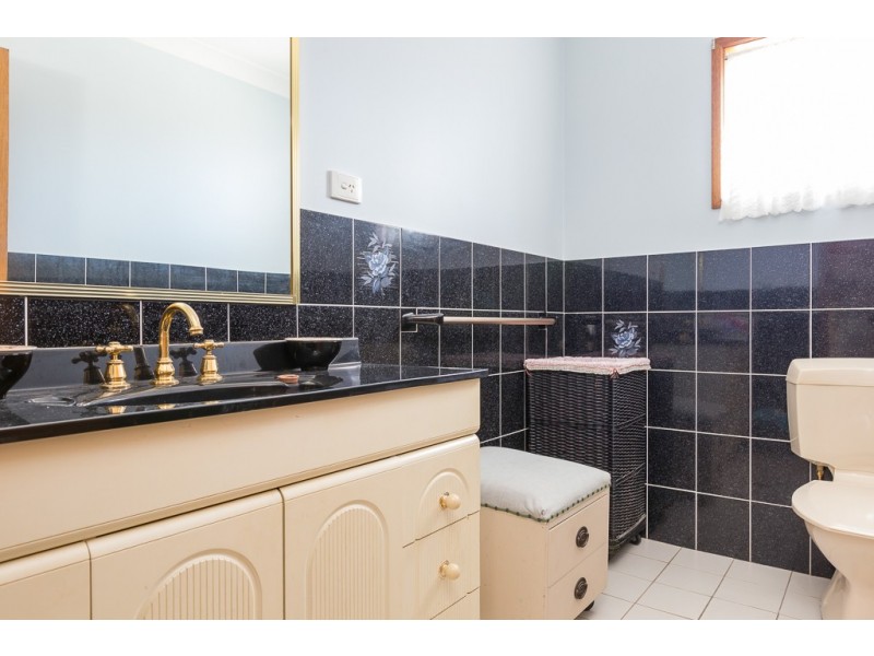 13 Belbowrie Parade, Maloneys Beach NSW 2536