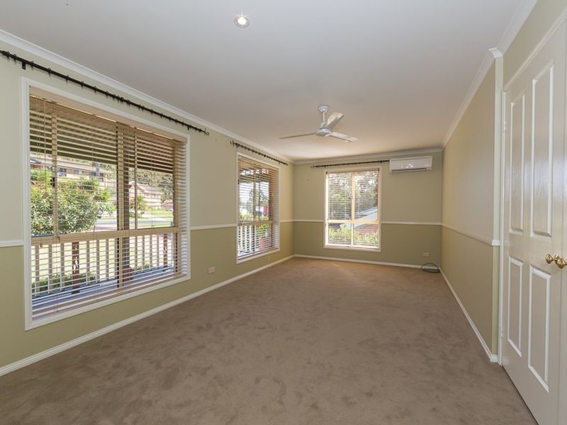 16 Karoola Crescent, Surfside NSW 2536