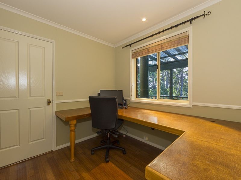 16 Karoola Crescent, Surfside NSW 2536