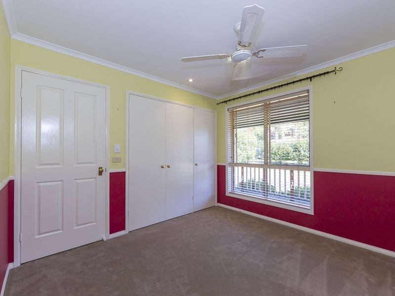 16 Karoola Crescent, Surfside NSW 2536