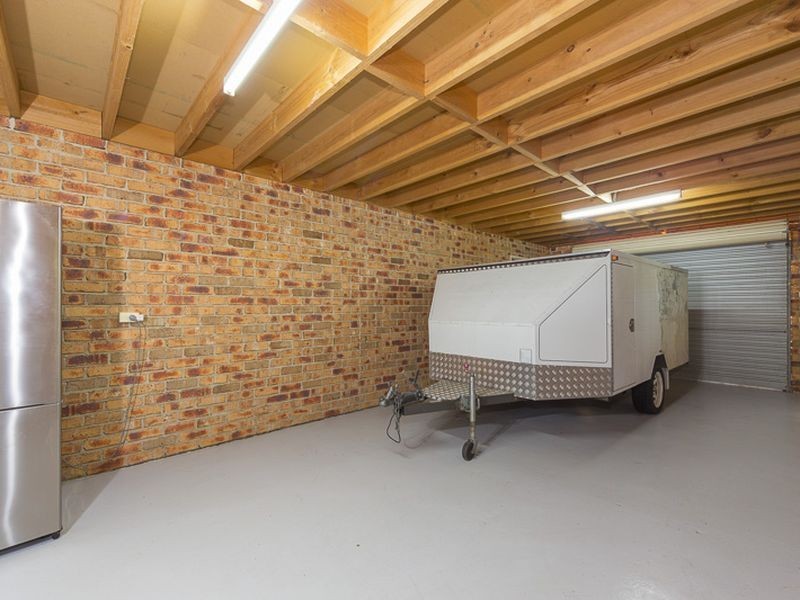 16 Karoola Crescent, Surfside NSW 2536