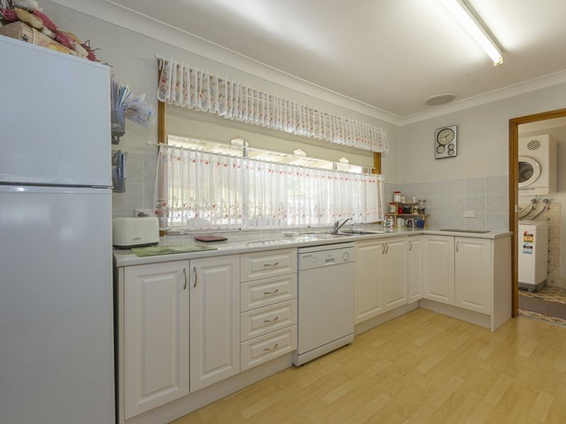 2 Cook Avenue, Surf Beach NSW 2536