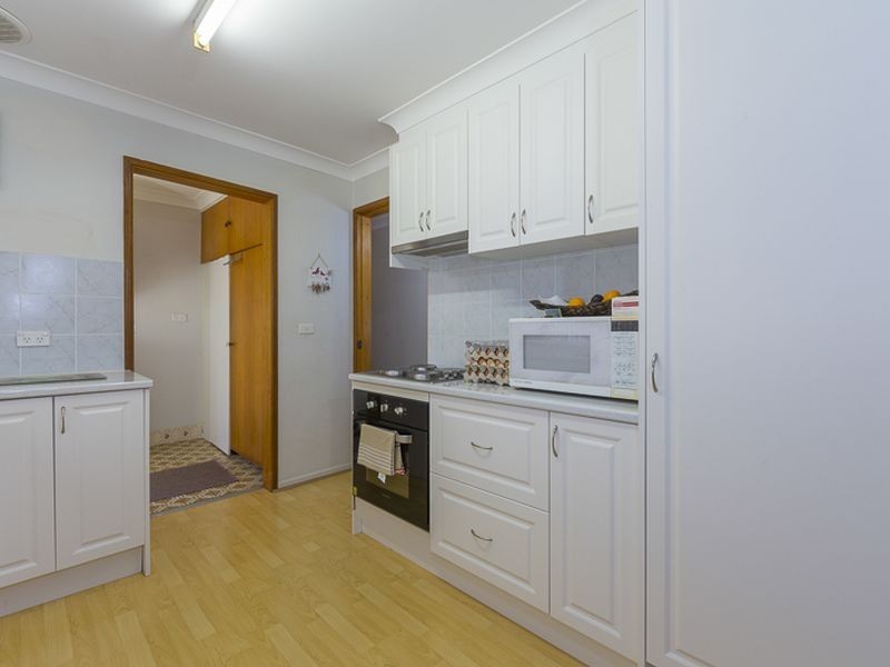 2 Cook Avenue, Surf Beach NSW 2536