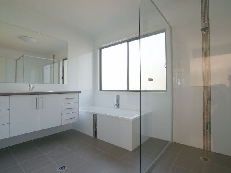 19 Oakwood Way, Catalina NSW 2536