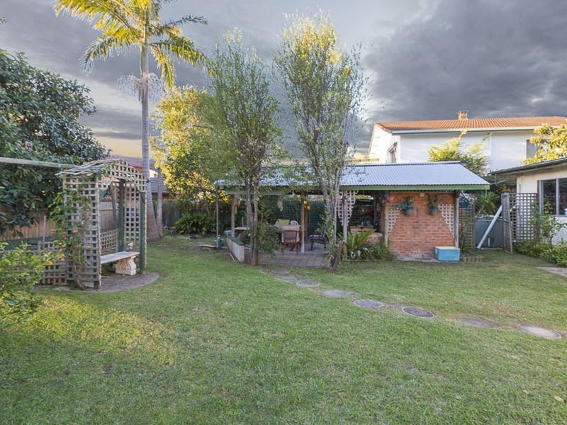 37 Wallaringa Street, Surfside NSW 2536