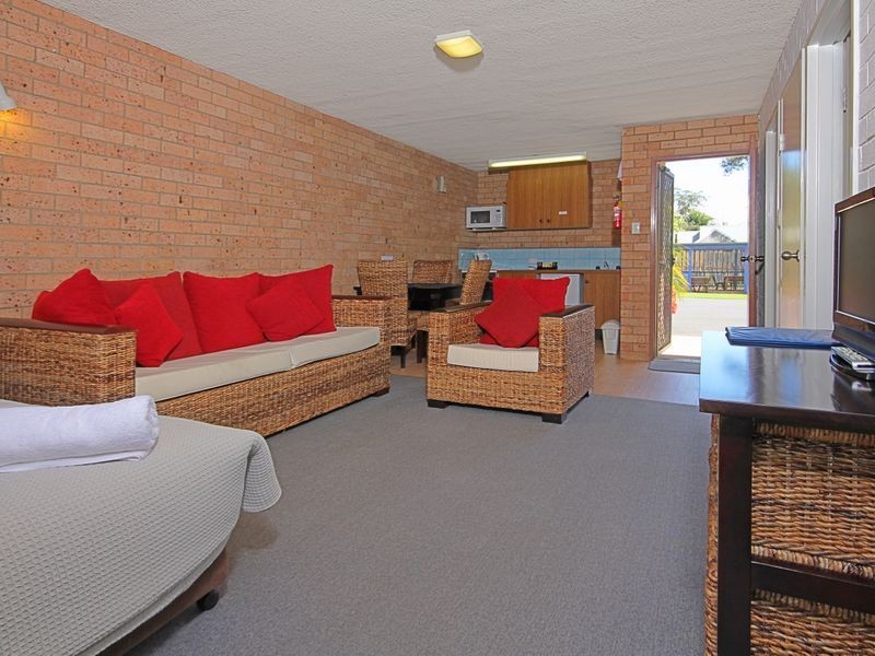 18 Imlay Street, Broulee NSW 2537