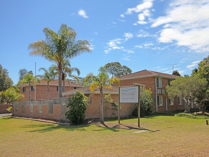 18 Imlay Street, Broulee NSW 2537