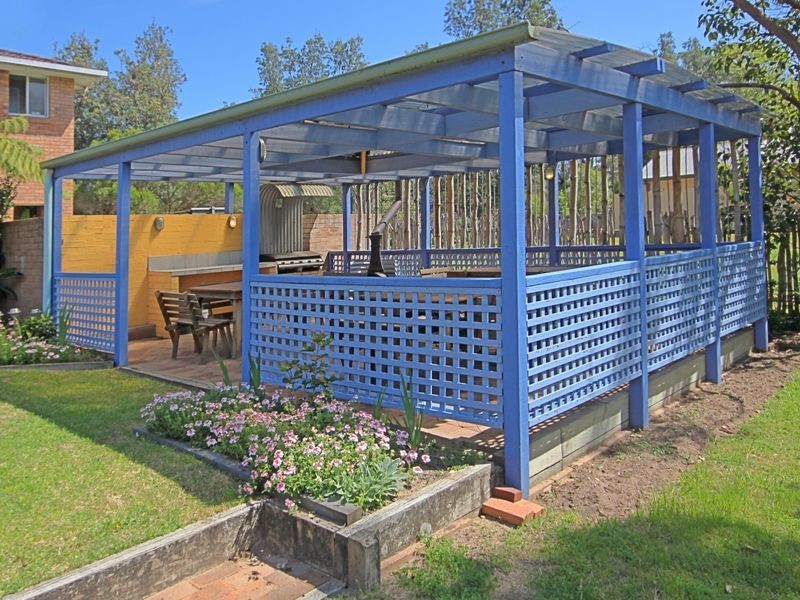 18 Imlay Street, Broulee NSW 2537