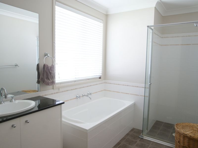 3 Gosse Pl, Sunshine Bay NSW 2536