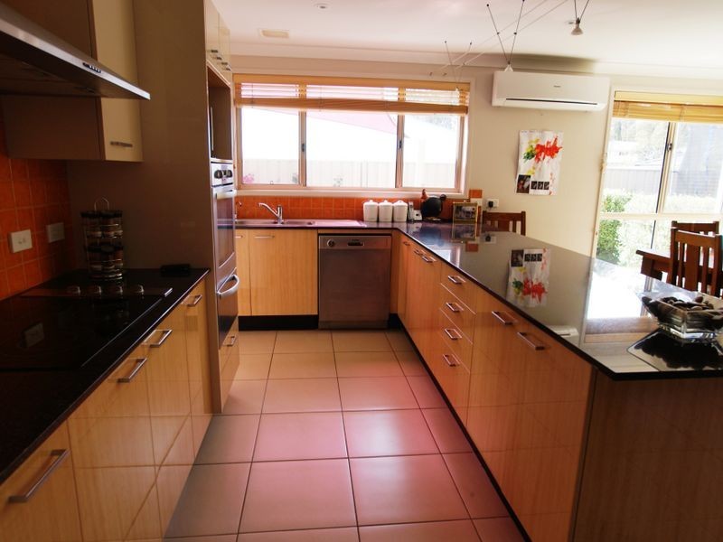 3 Gosse Pl, Sunshine Bay NSW 2536