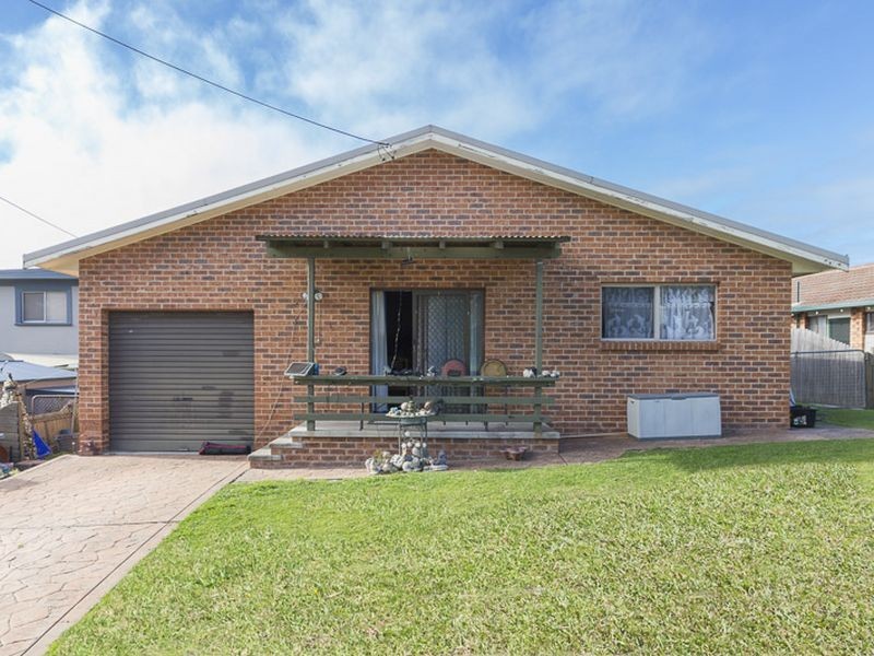 28 Euroka Avenue, Malua Bay NSW 2536