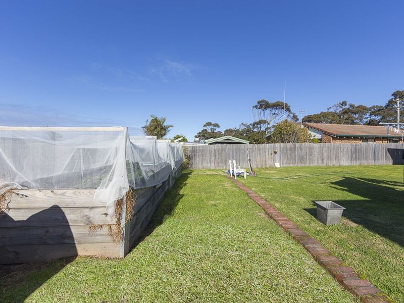 28 Euroka Avenue, Malua Bay NSW 2536