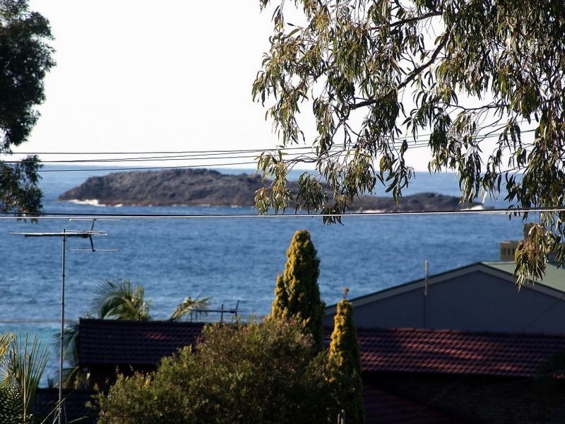 4 Euroka Avenue, Malua Bay NSW 2536