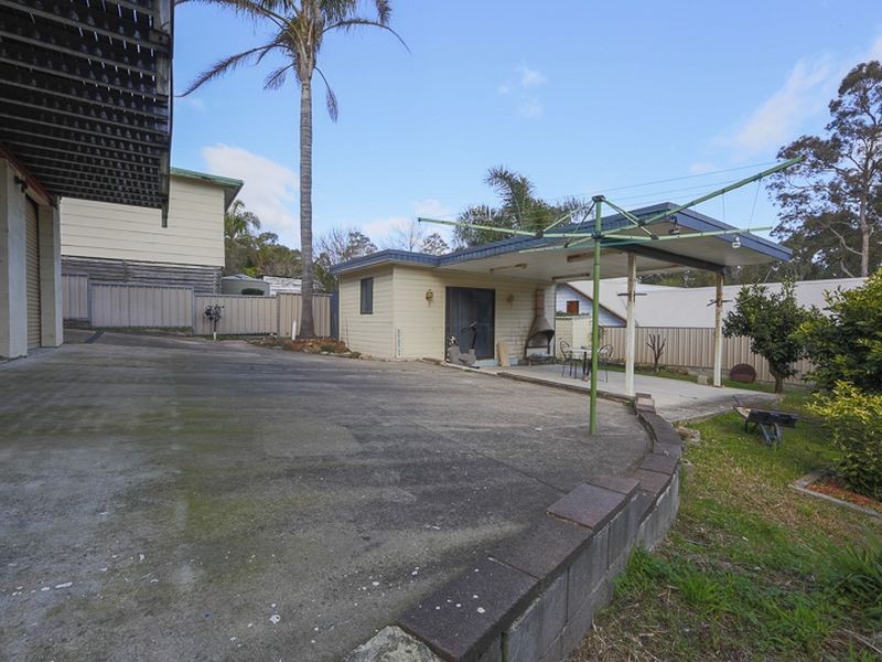 11 Beauty Crescent, Surfside NSW 2536