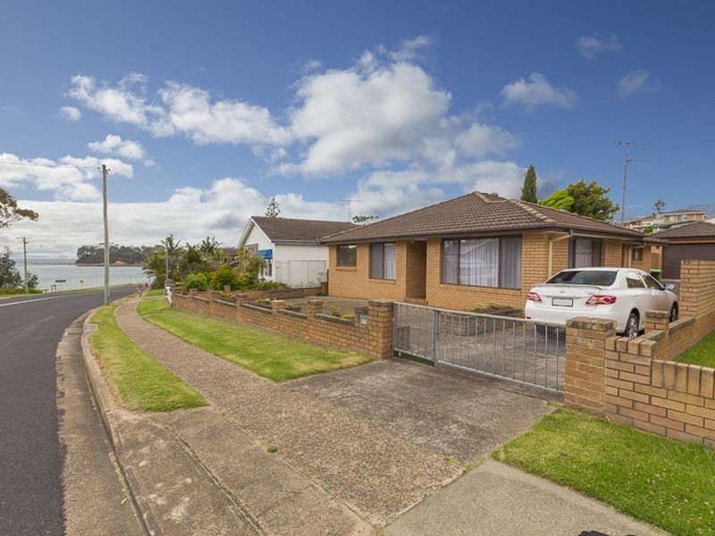 332 Beach Road, Batehaven NSW 2536