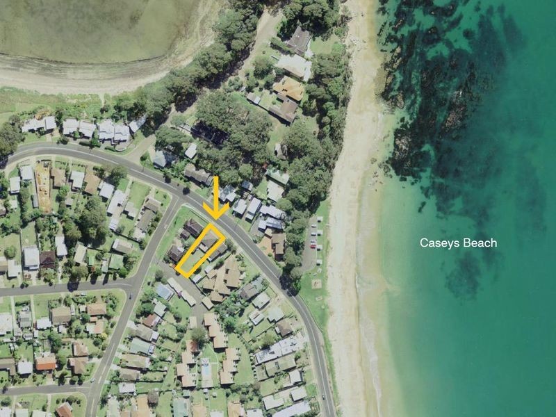 332 Beach Road, Batehaven NSW 2536