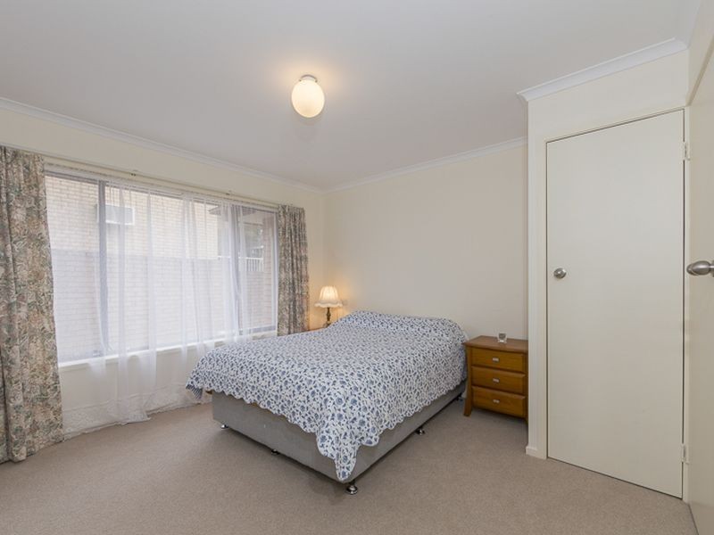 332 Beach Road, Batehaven NSW 2536