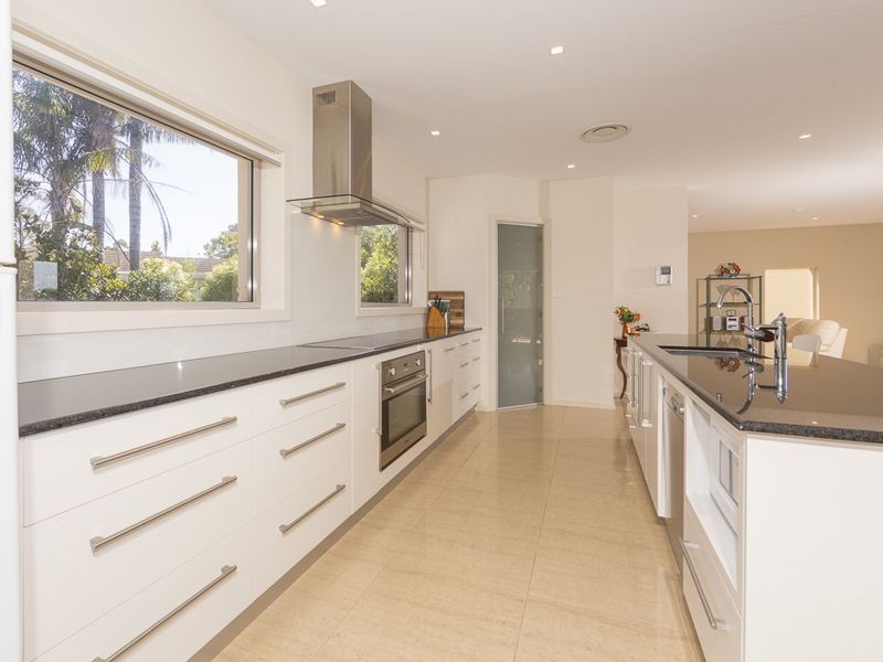10 Barbara Crescent, Denhams Beach NSW 2536