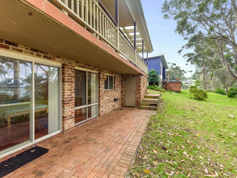 4 Graydon Avenue, Batemans Bay NSW 2536