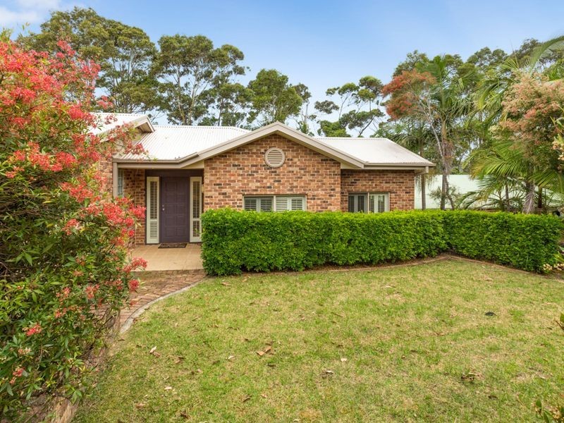 4 Graydon Avenue, Batemans Bay NSW 2536