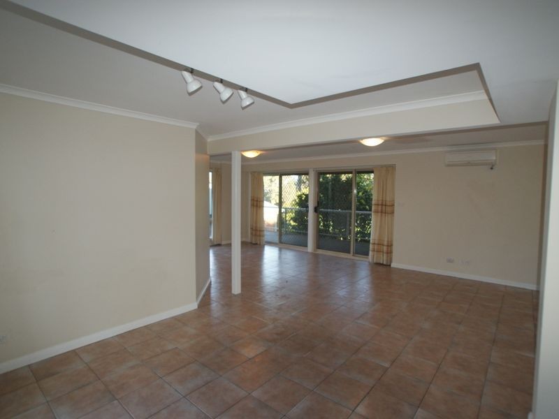 11 Hawks Nest Place, Surfside NSW 2536