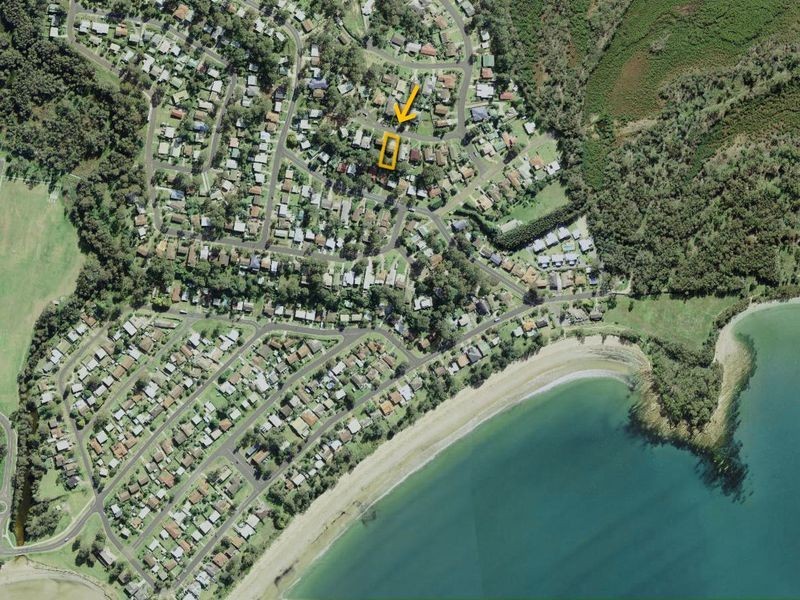 11 Hawks Nest Place, Surfside NSW 2536