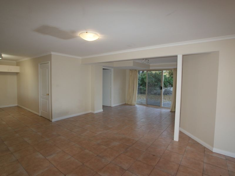 11 Hawks Nest Place, Surfside NSW 2536