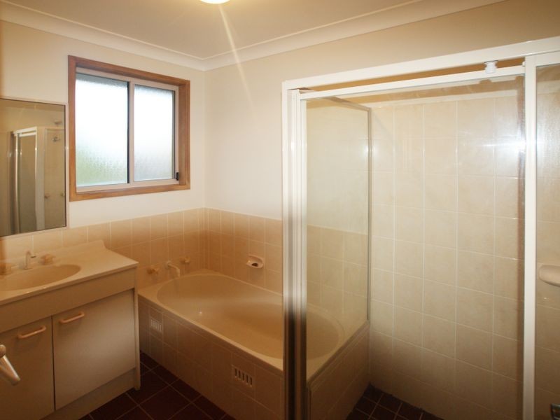 11 Hawks Nest Place, Surfside NSW 2536