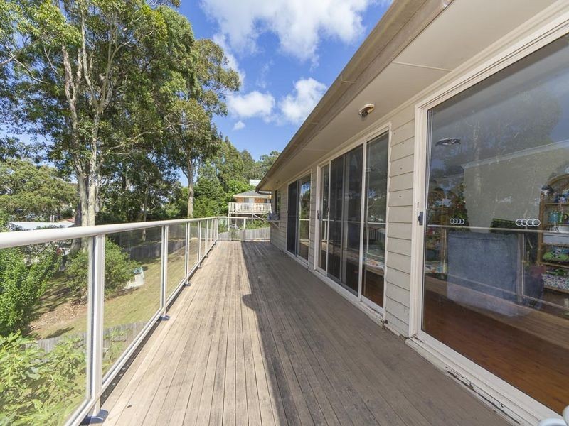 11 Hawks Nest Place, Surfside NSW 2536