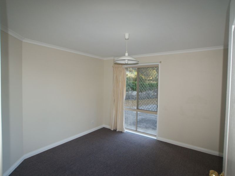 11 Hawks Nest Place, Surfside NSW 2536