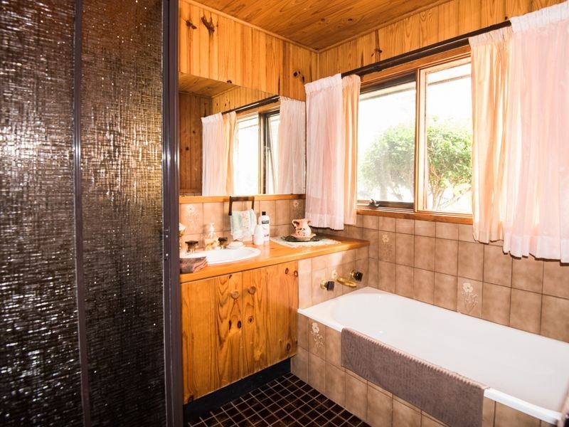 47 Cook Avenue, Surf Beach NSW 2536