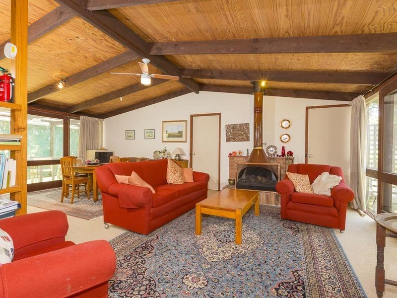 2 Lockyersleigh Ave, Batehaven NSW 2536
