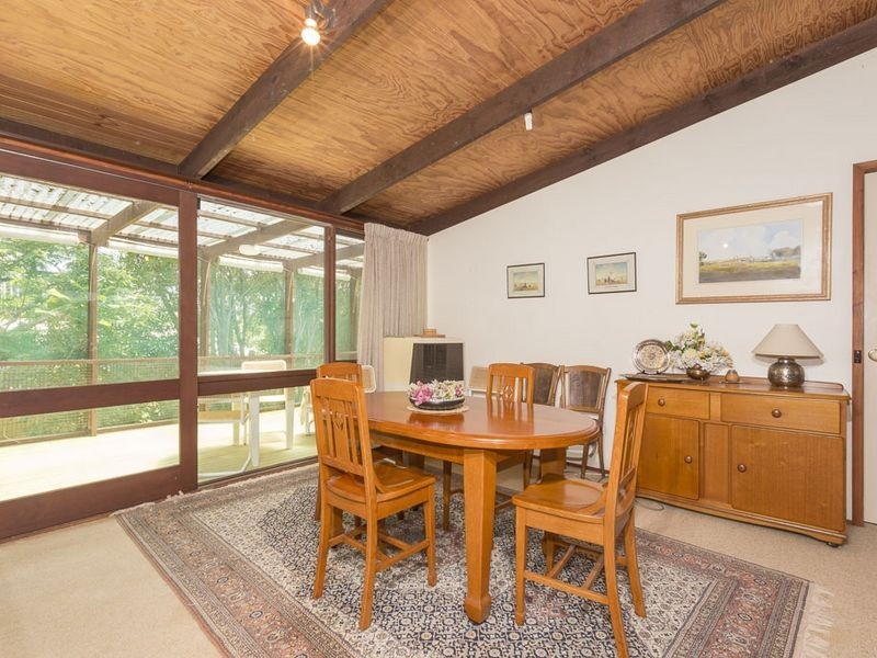 2 Lockyersleigh Ave, Batehaven NSW 2536