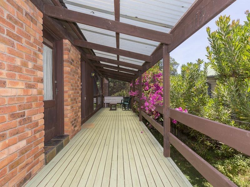 2 Lockyersleigh Ave, Batehaven NSW 2536