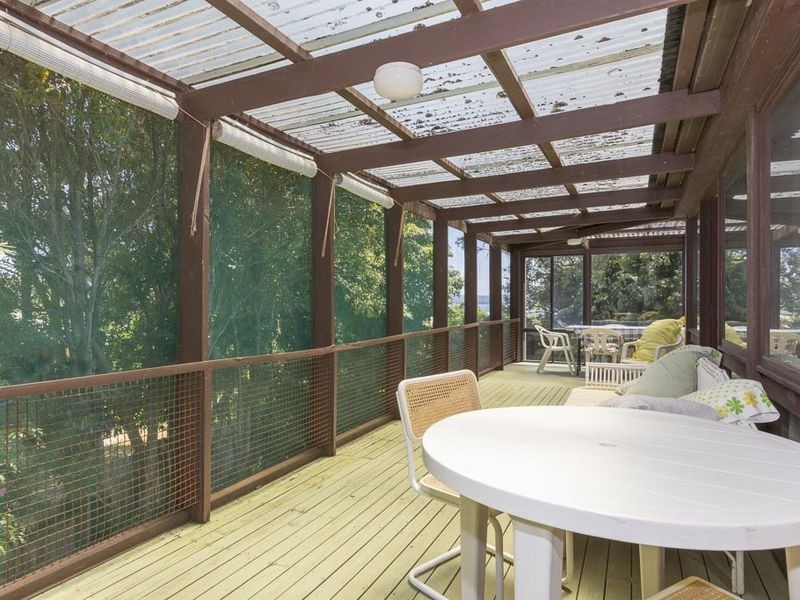 2 Lockyersleigh Ave, Batehaven NSW 2536