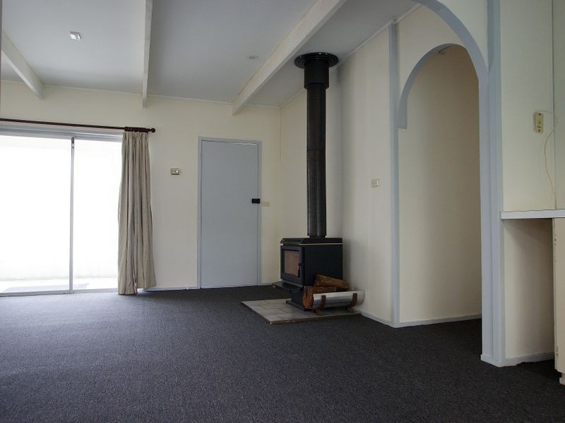6 Cook Ave, Surf Beach NSW 2536