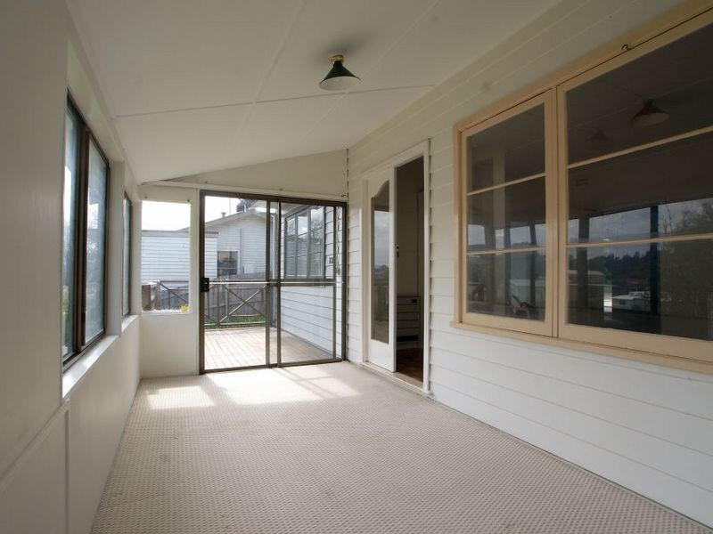 129 Beach Rd, Sunshine Bay NSW 2536