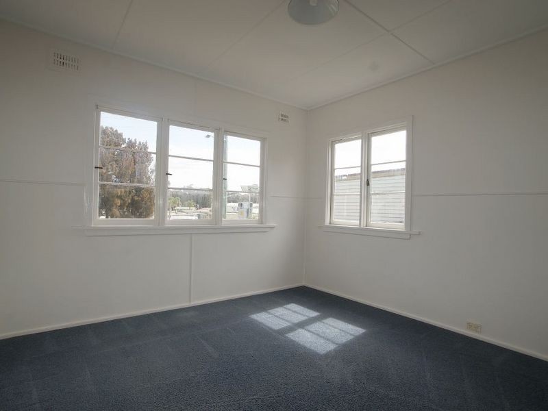 129 Beach Rd, Sunshine Bay NSW 2536