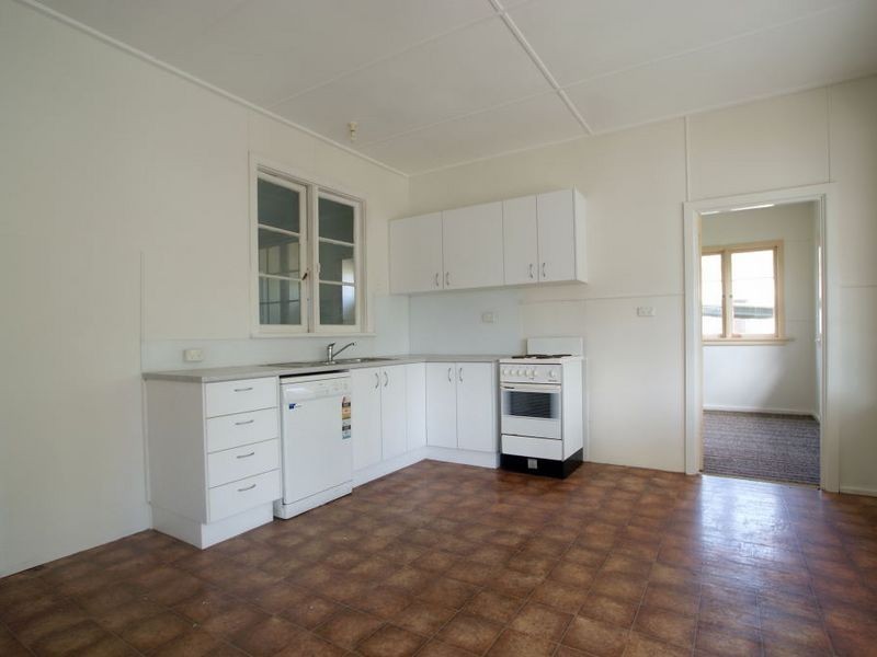 129 Beach Rd, Sunshine Bay NSW 2536
