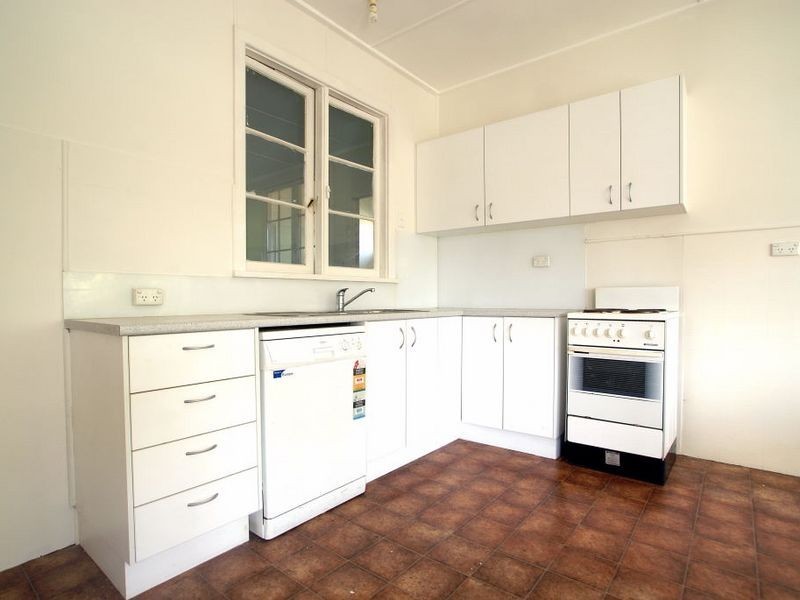 129 Beach Rd, Sunshine Bay NSW 2536