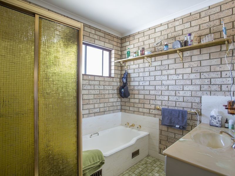 43 Bavarde Avenue, Batemans Bay NSW 2536