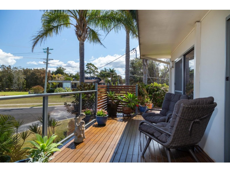 36 Foam Street, Surfside NSW 2536