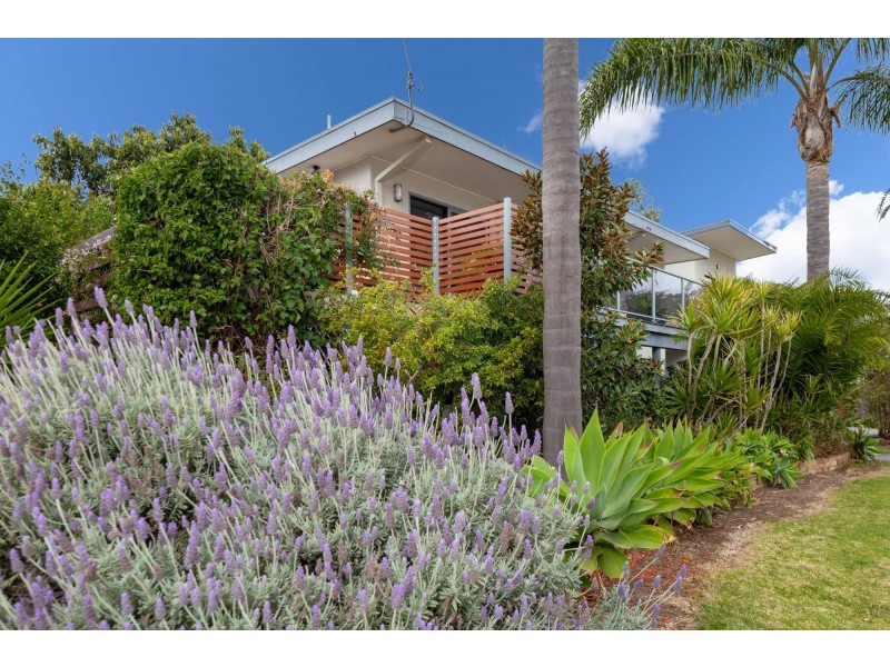 36 Foam Street, Surfside NSW 2536